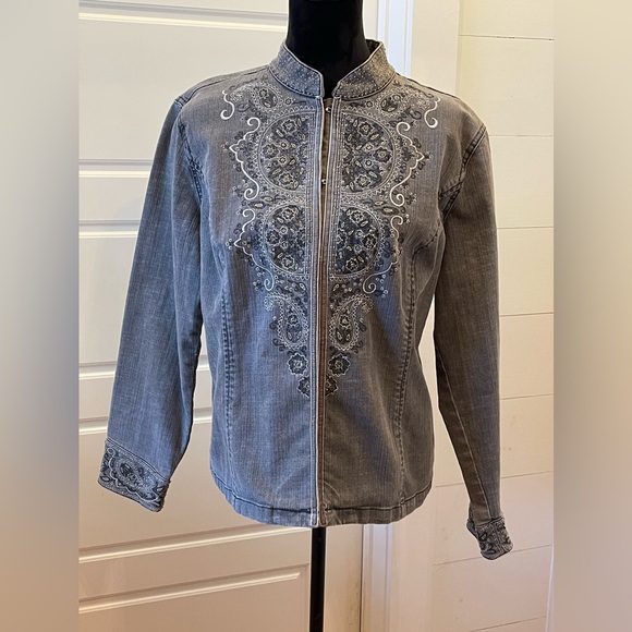 This Chico's Platinum gray embroidered embellished cotton denim jacket Size2/12 - Picture 1 of 10